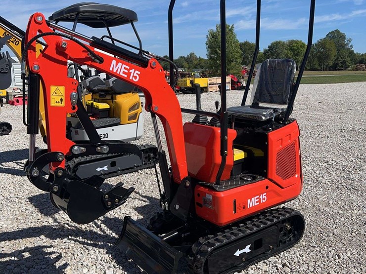 mini-excavator-me15-image-1