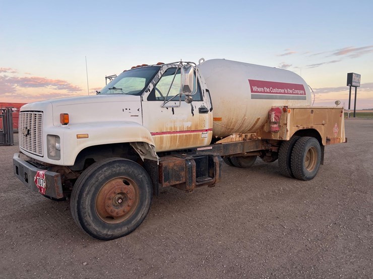 1991-chevrolet-kodiak-fuel-truck-image-1