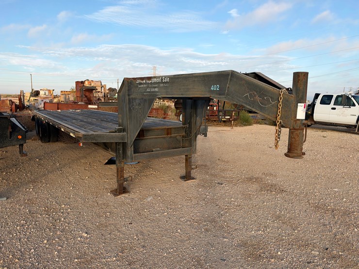 32’-x-7’7”-gooseneck-trailer-image-1