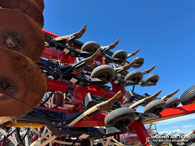 2011-bourgault-3310-55-55-ft.-seeder-image-22
