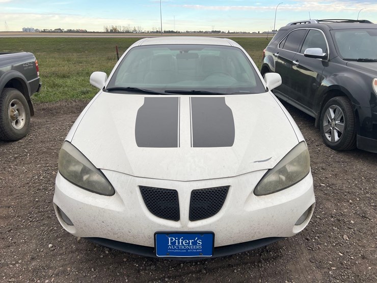 2008-pontiac-grand-prix-sedan-image-2