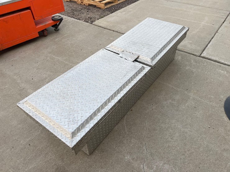 deezee-pickup-box-tool-box-image-1