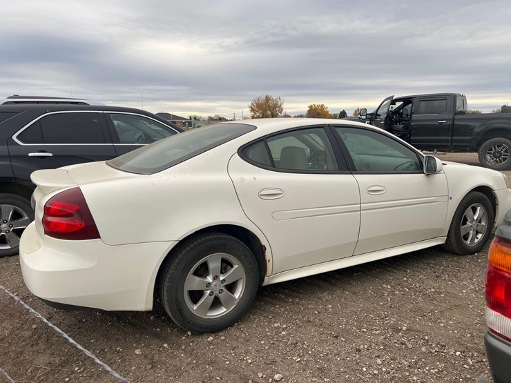 2008-pontiac-grand-prix-sedan-image-4