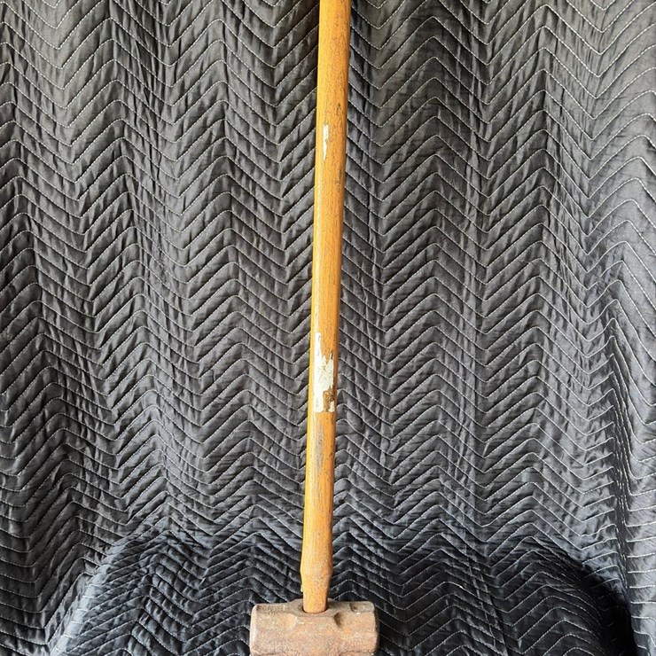 #20 • 8 lb sledgehammer