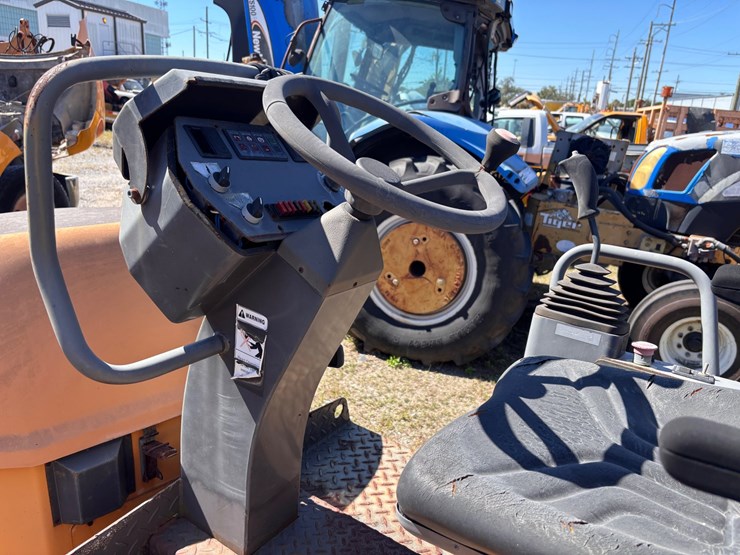 #44-•-case-dv202-compact-tandem-vibratory-roller-image-15