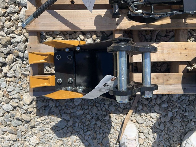 mini-excavator-bucket-attachment-image-5