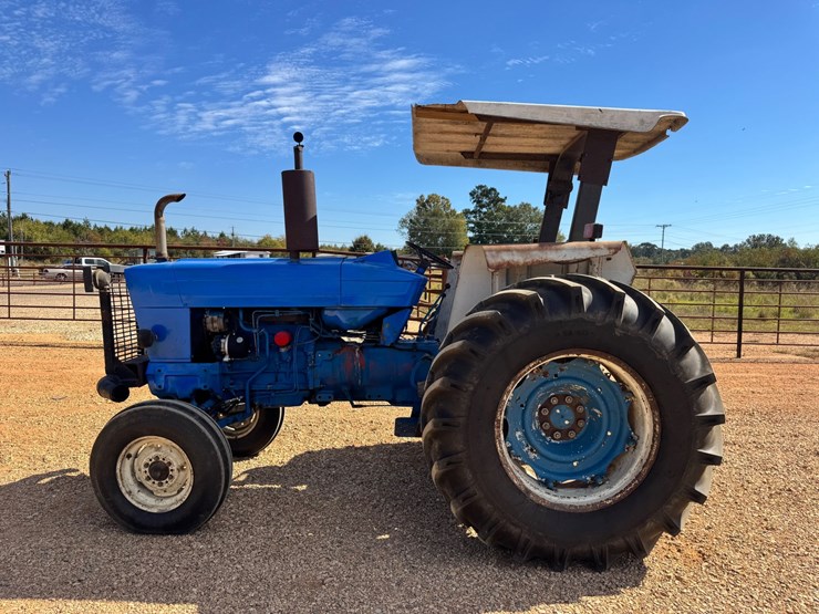 #9028-•-ford-5900-image-2