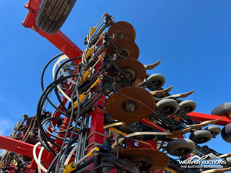 2011-bourgault-3310-55-55-ft.-seeder-image-25