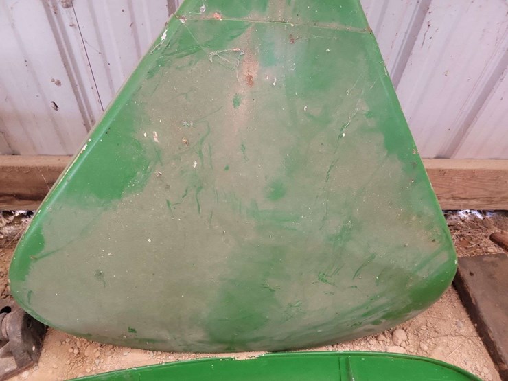 john-deere-clamshell-fenders-image-6