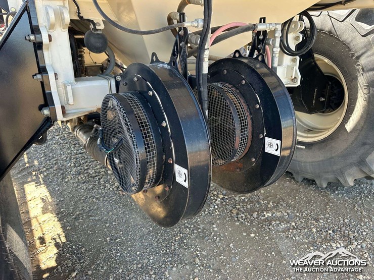 2011-bourgault-3310-55-55-ft.-seeder-image-54