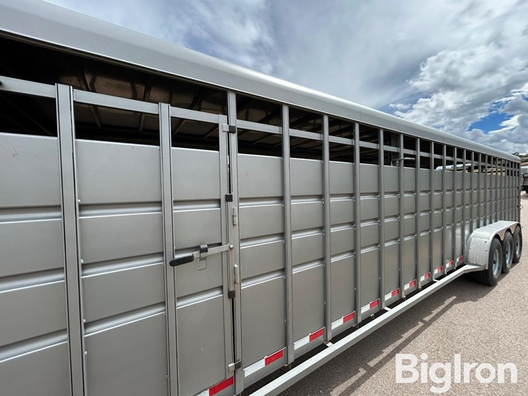 2014-liberty-inc-travalong-40'-tri/a-gooseneck-livestock-trailer-image-11