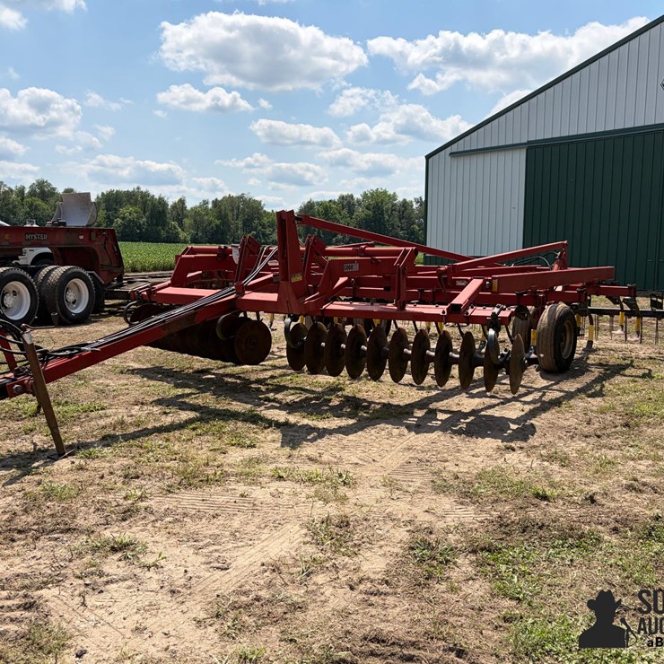 Case International 4200 FLCU Soil Finisher