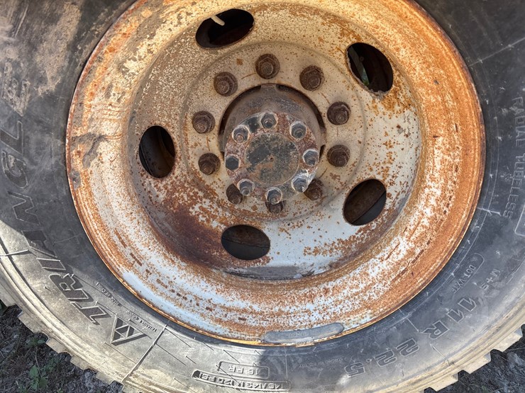 #22-•-2010-ford-f-750-image-10