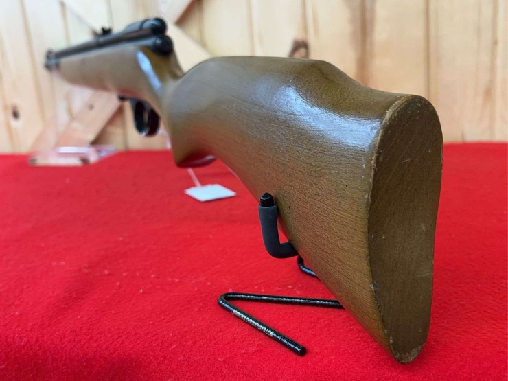 crosman-model-140-.22-caliber-pellet-rifle-image-2