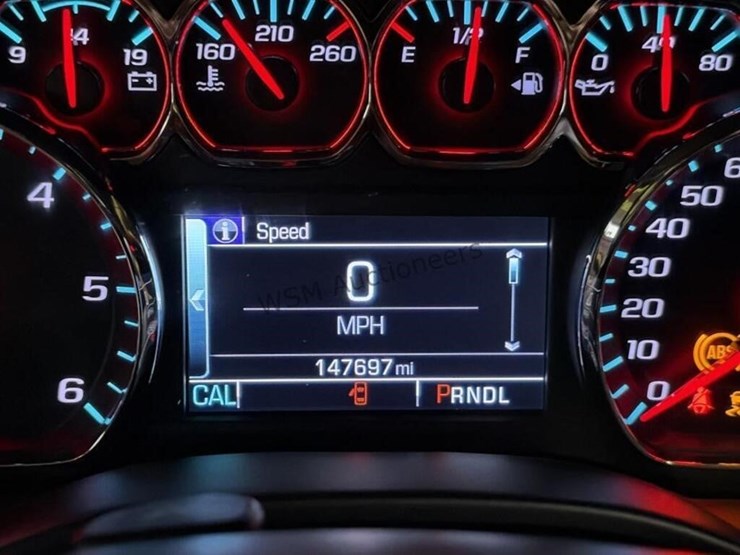 2019-chevrolet-tahoe-suv-image-26