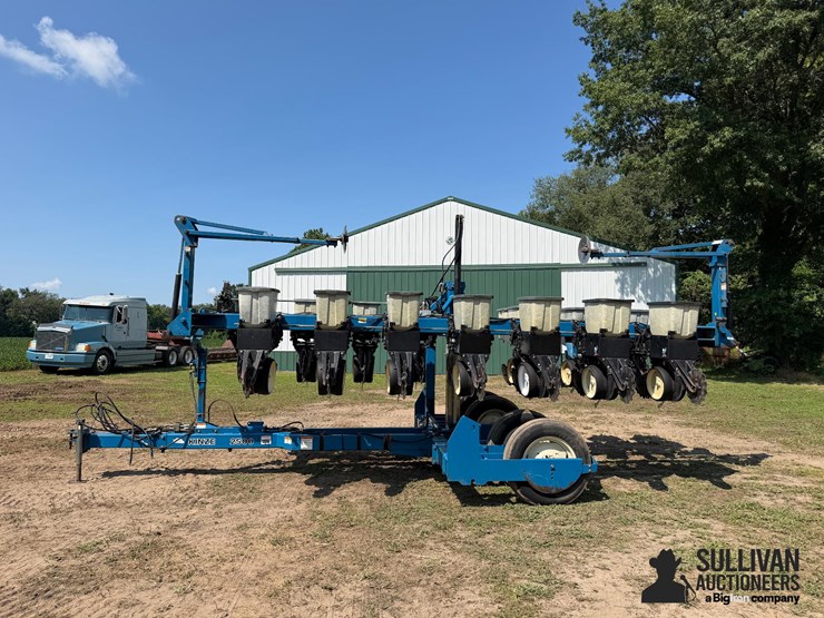 1998-kinze-2500-8/15-split-row-planter-image-8
