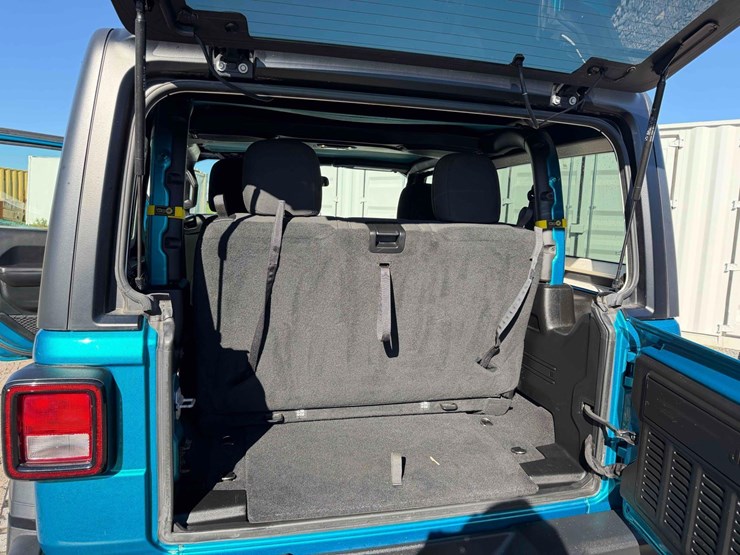 2019-jeep-wrangler-sport-image-15
