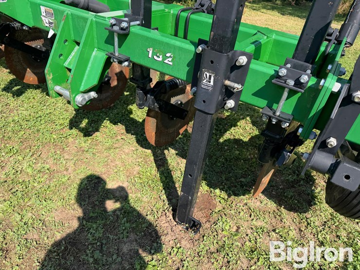 unverferth-zone-builder-132-subsoiler-image-13