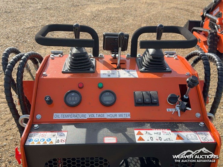 2026-captok-skid-steer-loader-image-10