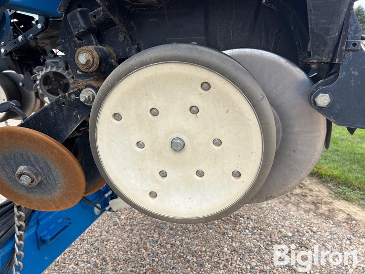 2014-kinze-3660-16r30/31r15-planter-image-12