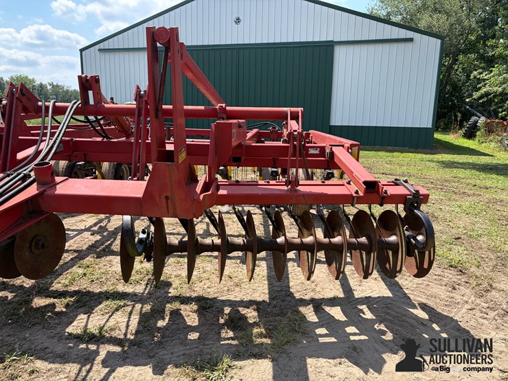 case-international-4200-flcu-soil-finisher-image-15
