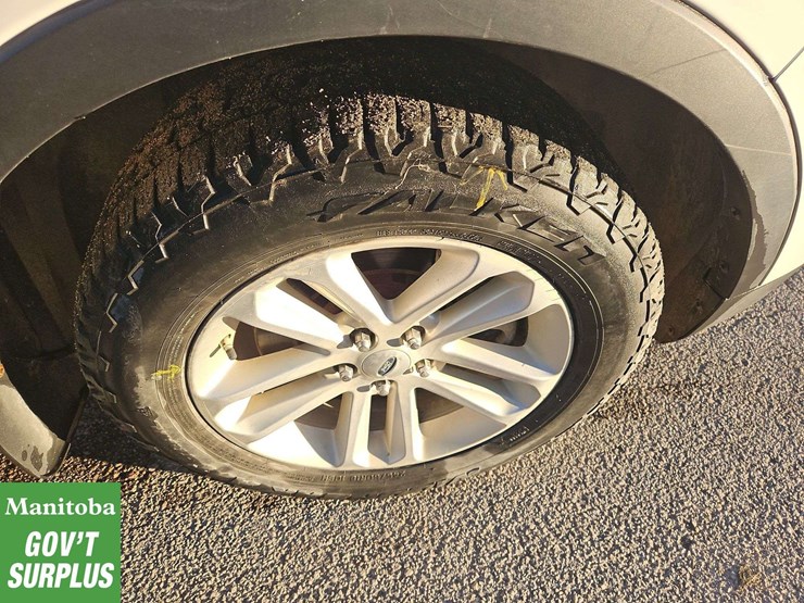 2013-ford-explorer-image-21