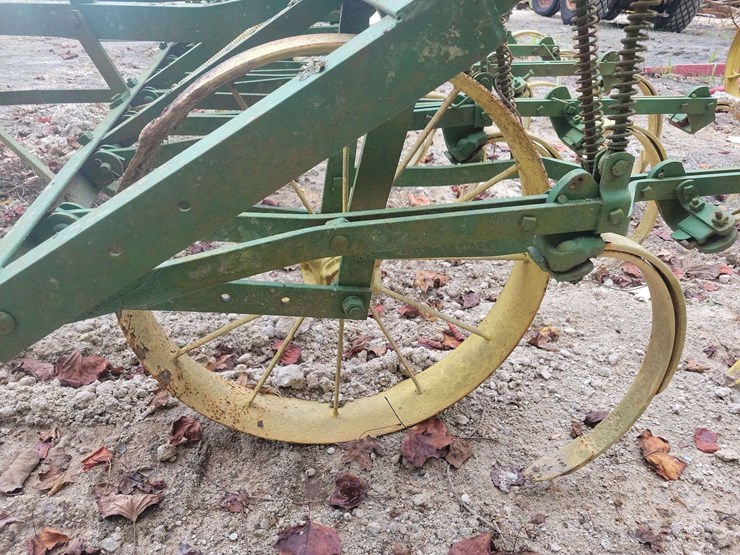 john-deere-chisel-plow-image-6