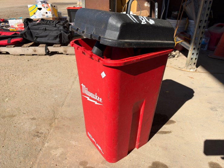 #1186-•-milwaukee-m18-drain-snake-w/-cable-drive-locking-field-system-image-3