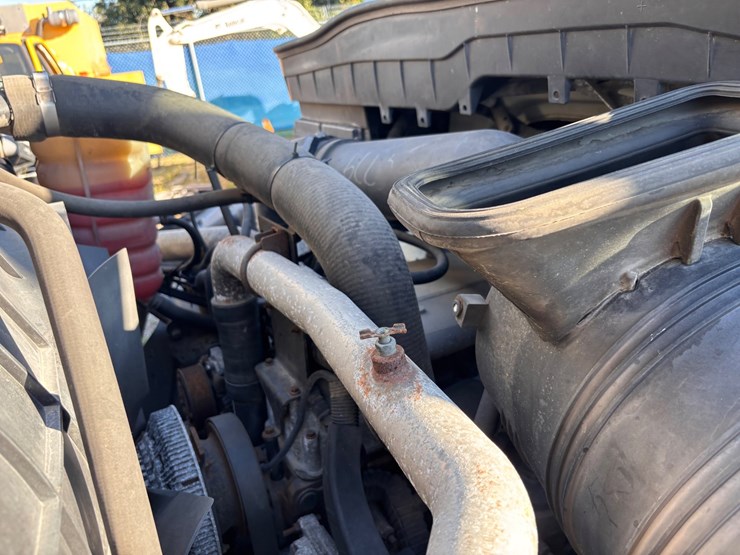 #5-•-2012-international-workstar-7400-vac-con-vacuum-truck-image-6