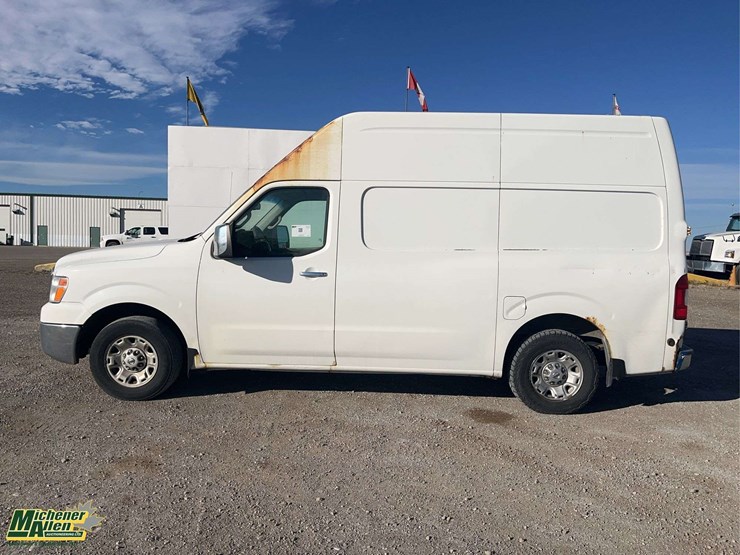2012-nissan-nv-cargo-van-image-7