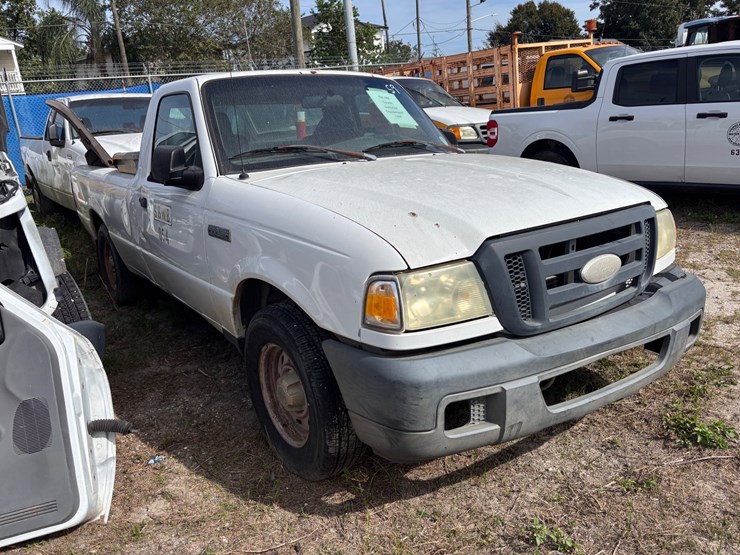 #59-•-2006-ford-ranger-regular-cab-pickup-truck-image-2