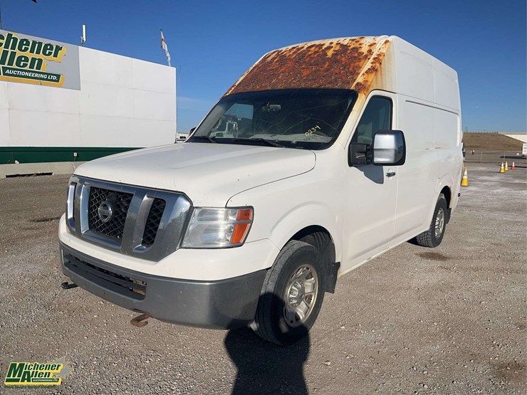 2012-nissan-nv-cargo-van-image-1