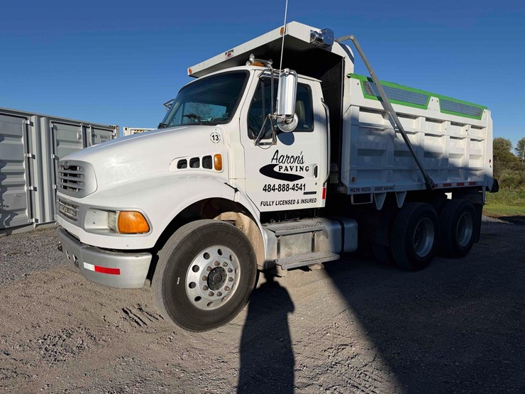 2006-sterling-acterra-tandem-axle-dump-image-1
