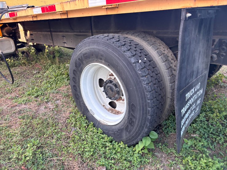 #46-•-ford-550-flatbed-cab-chassis-truck-with-headache-rack-image-11
