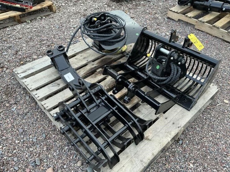 mini-excavator-attachments-image-1
