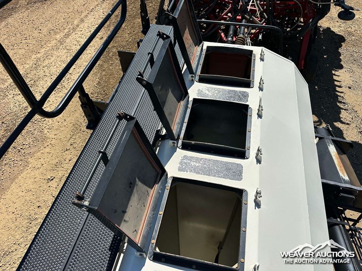 2011-bourgault-3310-55-55-ft.-seeder-image-80
