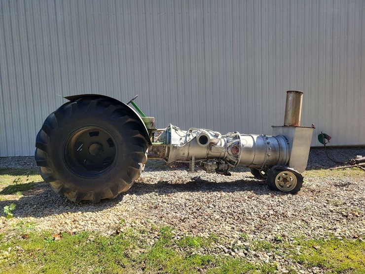 jet-engine-pulling-tractor-image-8