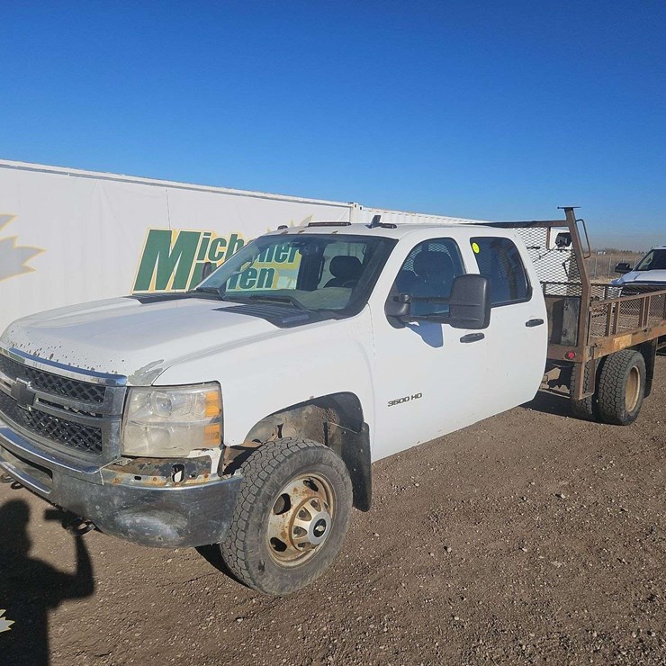 2013 Chevrolet Silverado 3500HD 4x4 S/A Deck Truck