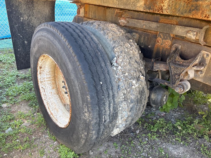 #20-•-2006-ford-f-750-super-duty-dump-truck-image-11