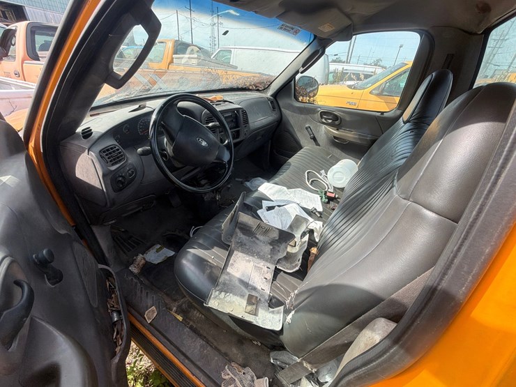 #96-•-2004-ford-f-150-pickup-image-12