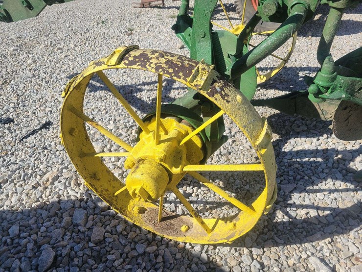 john-deere-two-bottom-plow-image-12