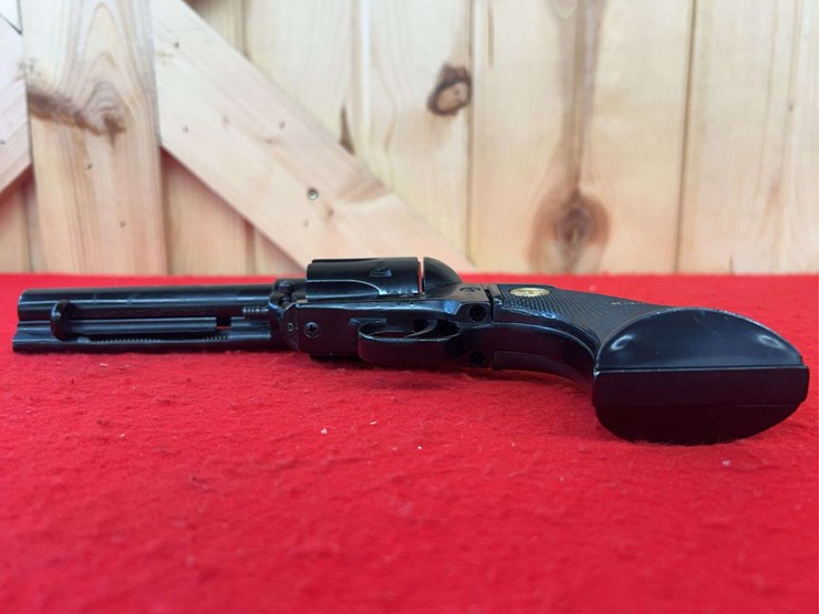 chiappa-.22-lr/.22-magnum-convertible-sa-revolver-image-7