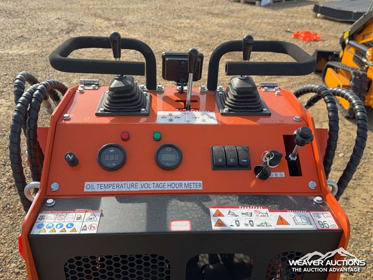2026-captok-skid-steer-loader-image-10