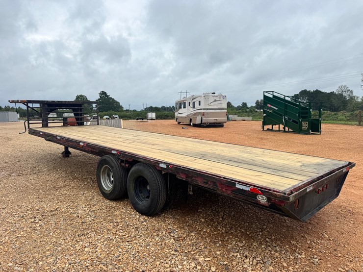 #273-•-26’-flatbed-gooseneck-image-2