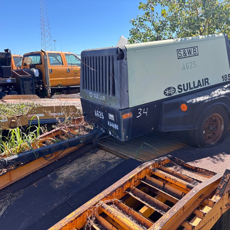 #34 • Sullair 185 Single-Axle Towable Air Compressor