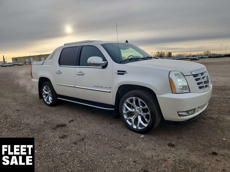 2007-cadillac-escalade-ext-awd-4dr-crew-cab-5.8-ft-box-image-2