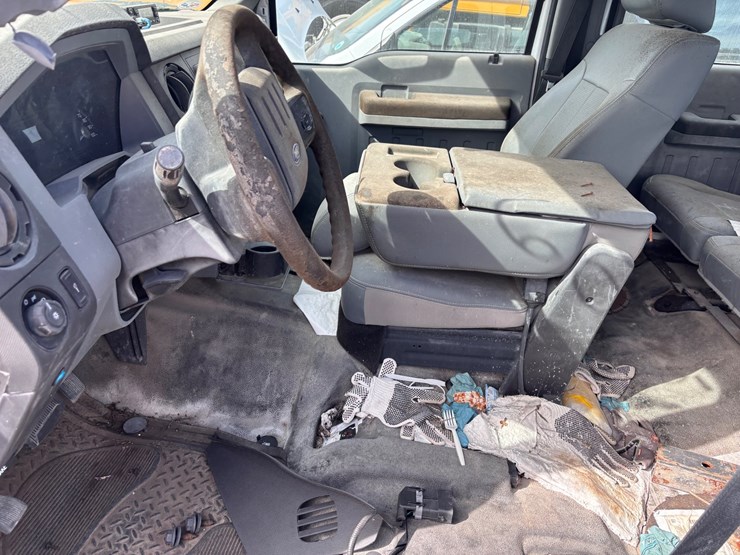 #60-•-ford-f-250-super-duty-crew-cab-pickup-truck-image-6