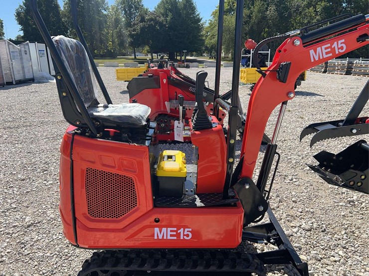 mini-excavator-me15-image-10