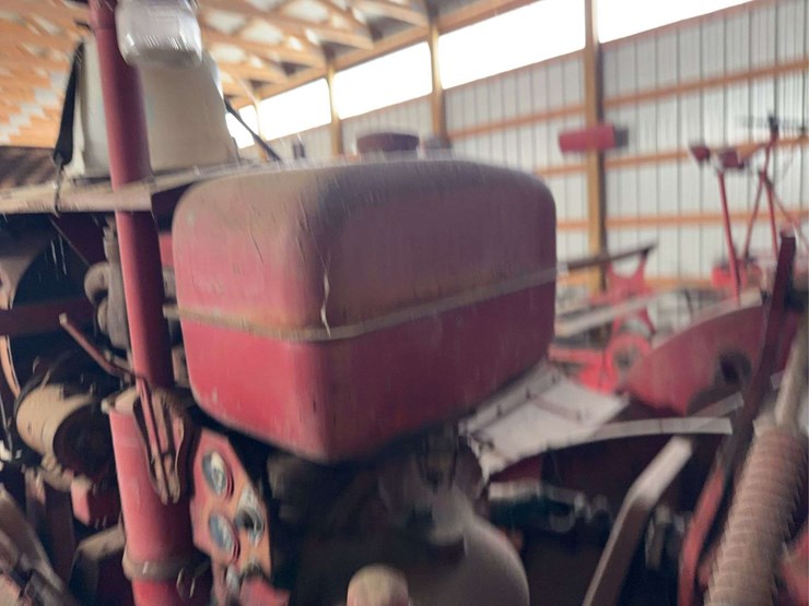 mccormick-56-t-square-baler-image-17