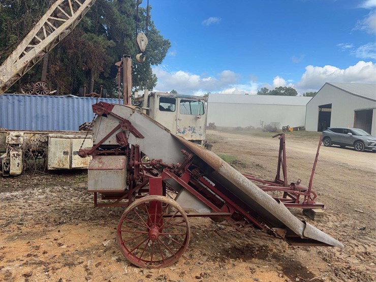 international-one-row-corn-picker-image-5